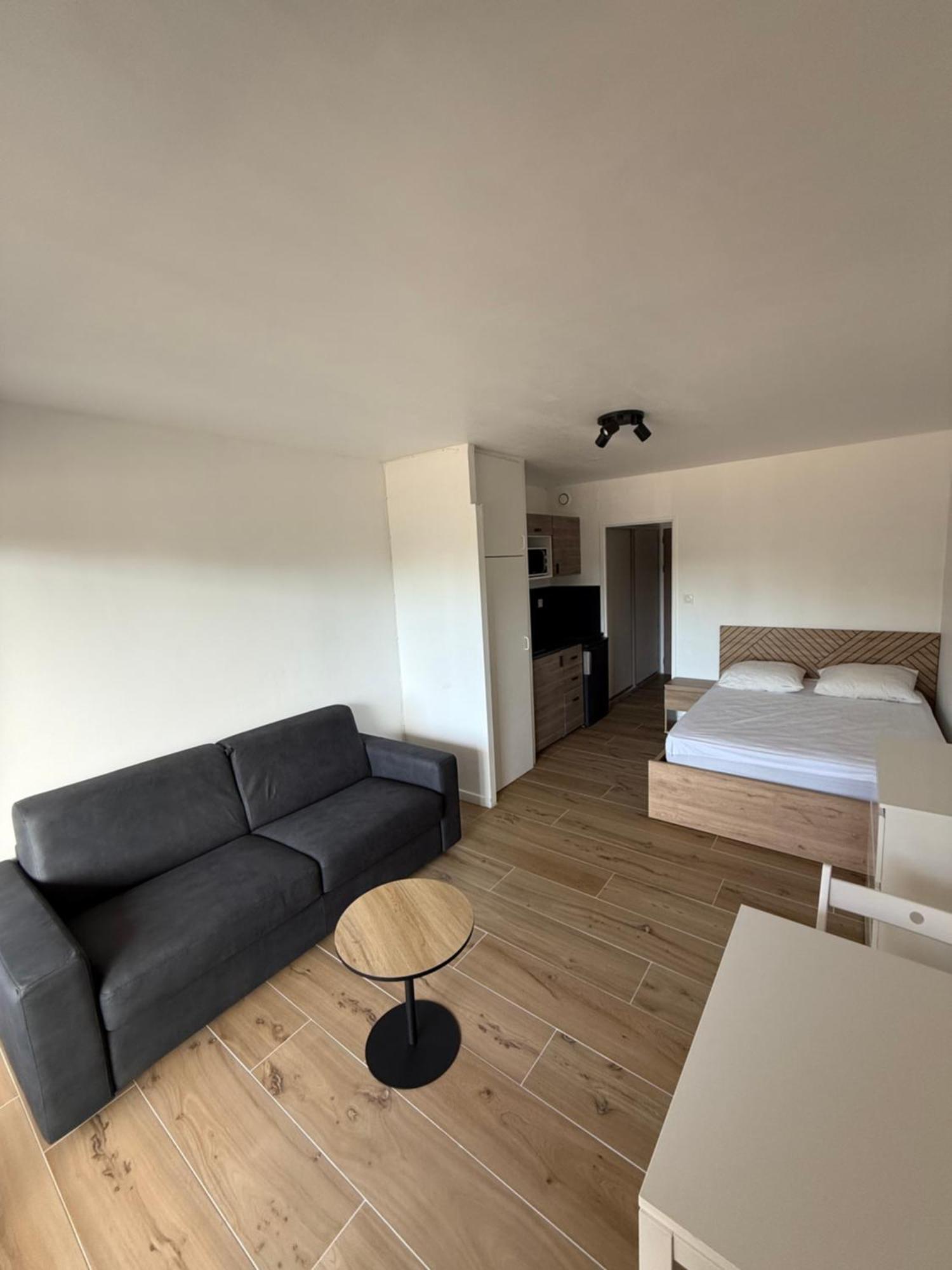 Super Studio Climatise Sur Le Port De Hyeres Apartman Kültér fotó